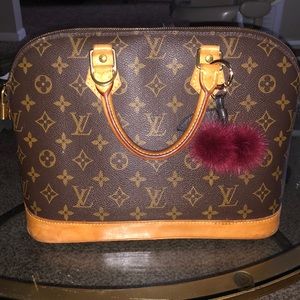 Louis Vuitton purse good condition